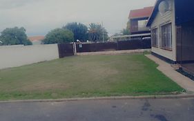 Dreams Guest Inn Raceview